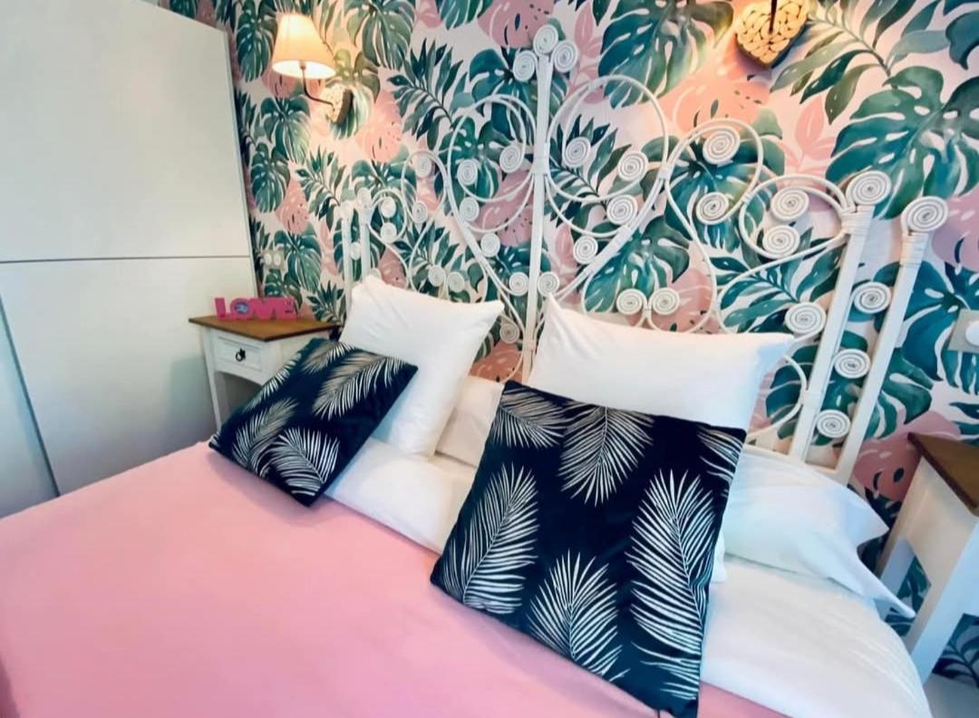 Bed and Breakfast Les Nids De La Baie Favieres  Экстерьер фото